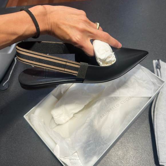 Brunello Cucinelli Black Pointed Leather Slingback with Contrast Strap - Picture 4 of 4